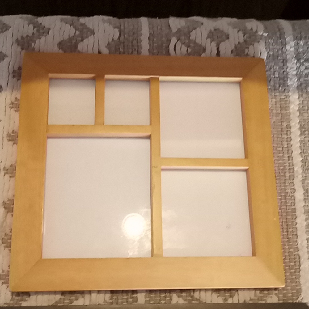 2 picture frames - Picture 3 of 5